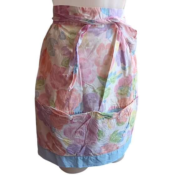 Vintage Floral Half Apron With Pastel Watercolor Design & Pockets - Picture 2 of 7